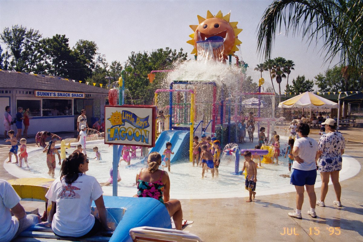 1990s photo of young children playing in the new Little Rays Lagoon